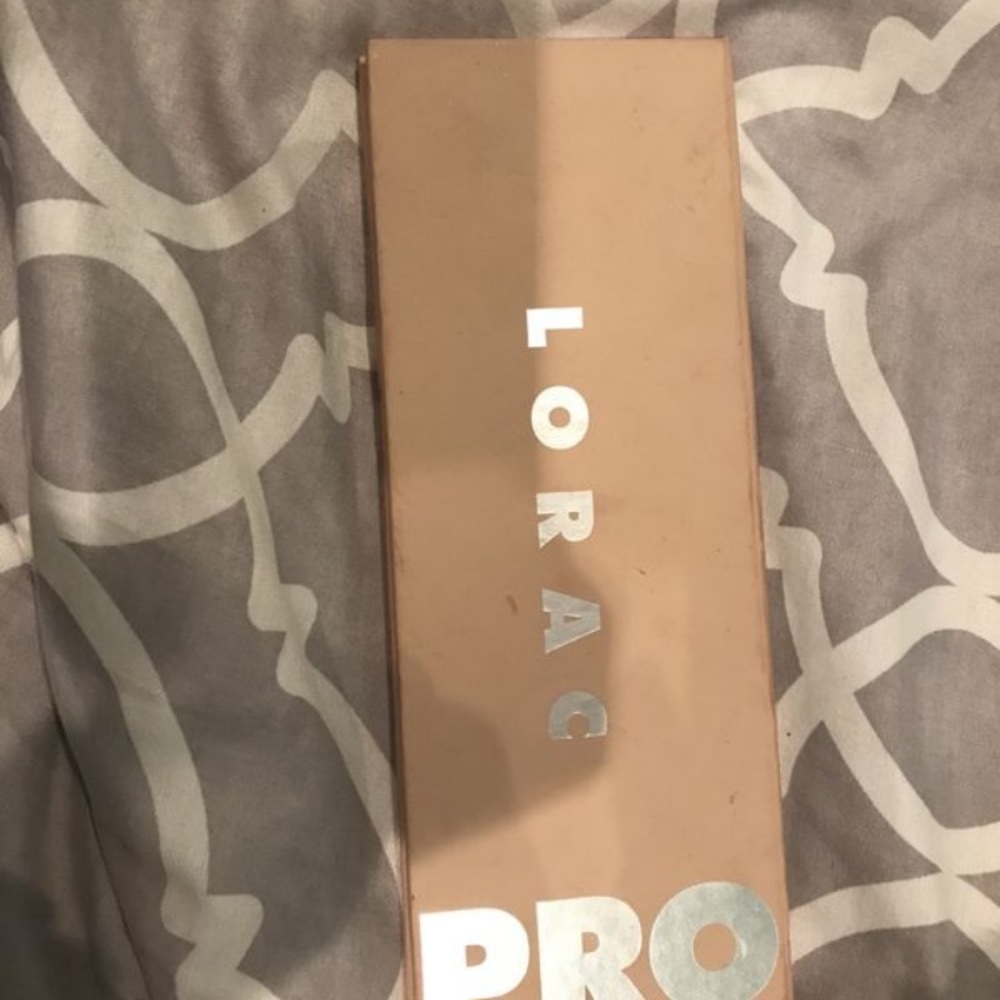 Eyeshadow pallet